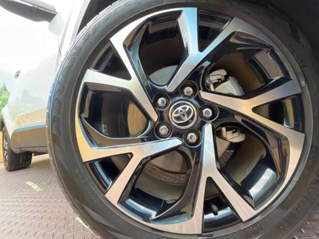 Toyota C-HR 2017-09 25297-12