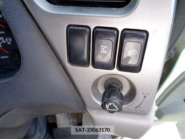 Nissan QUON 2008-11 282619-6