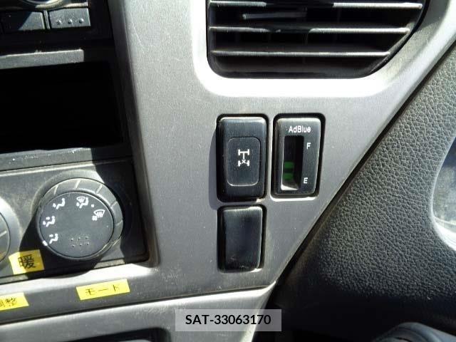 Nissan QUON 2008-11 282619-9