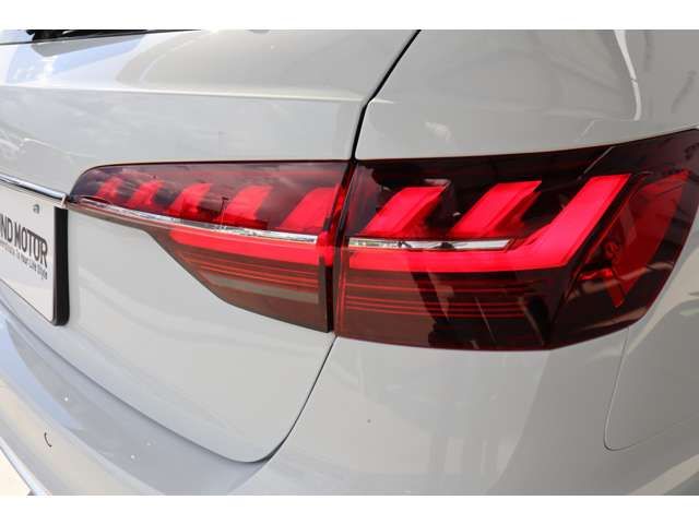 Audi A4 2022-05 180600-9