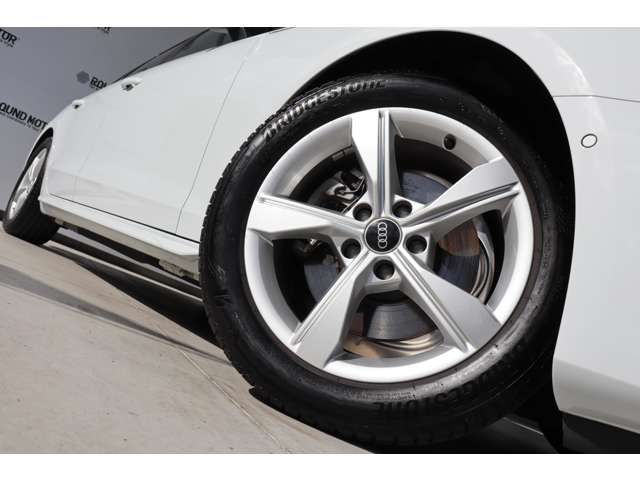 Audi A4 2022-05 180600-8