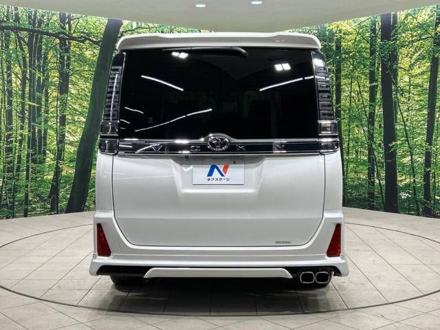 Toyota VOXY 2018-11 188348-15