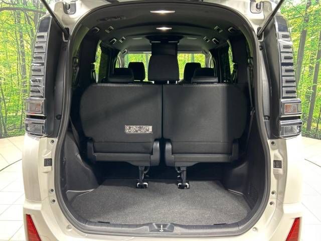 Toyota VOXY 2018-11 188348-10