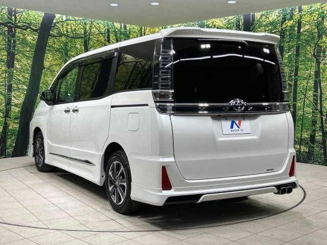 Toyota VOXY 2018-11 188348-17