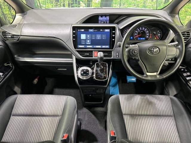 Toyota VOXY 2018-11 188348-1