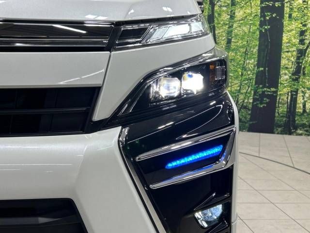 Toyota VOXY 2018-11 188348-12