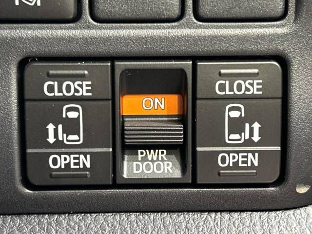 Toyota VOXY 2018-11 188348-5