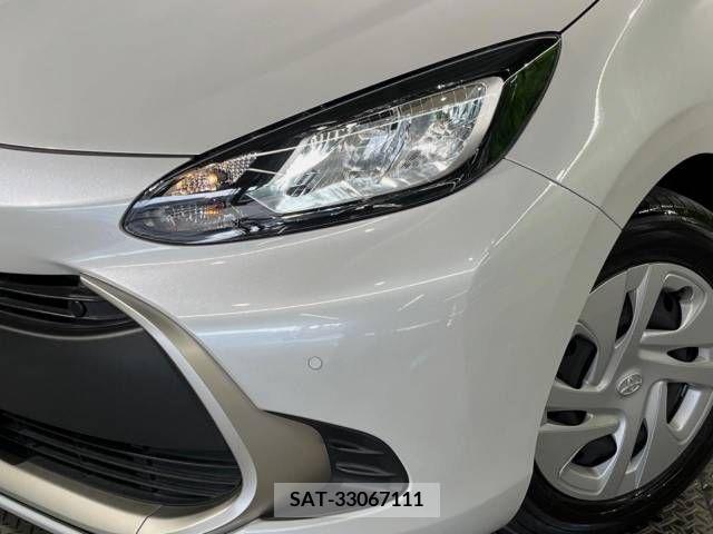 Toyota AQUA 2023-06 389312-12