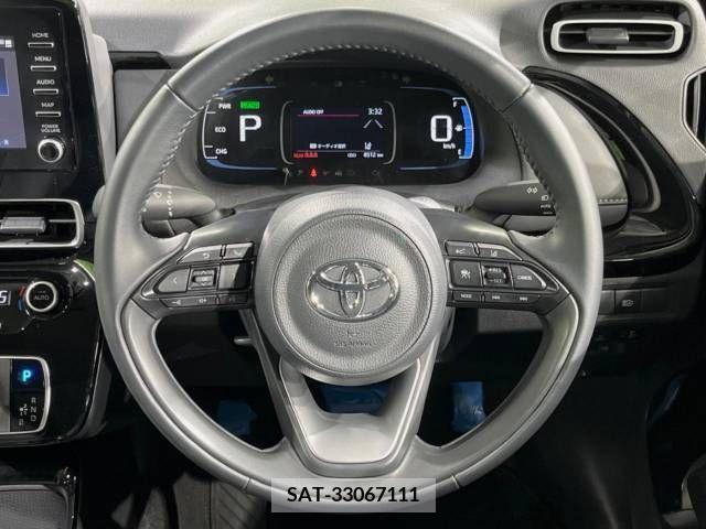 Toyota AQUA 2023-06 389312-11