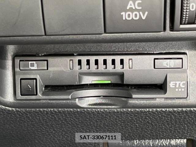 Toyota AQUA 2023-06 389312-5