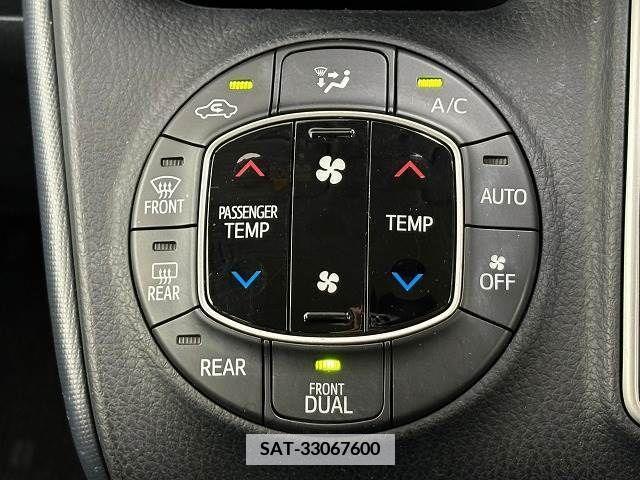 Toyota VOXY 2016-01 370338-10