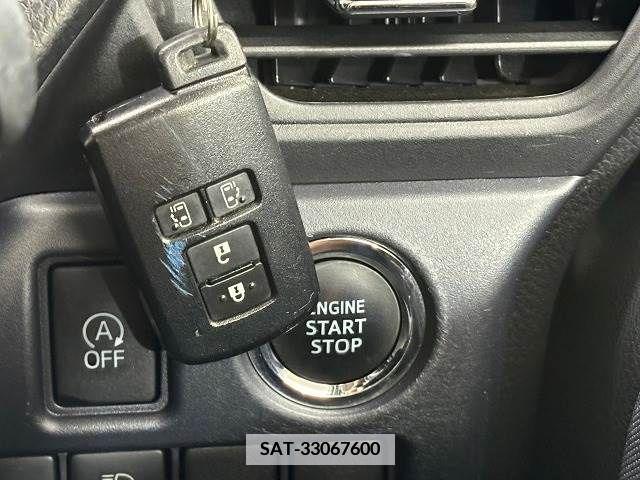 Toyota VOXY 2016-01 370338-8
