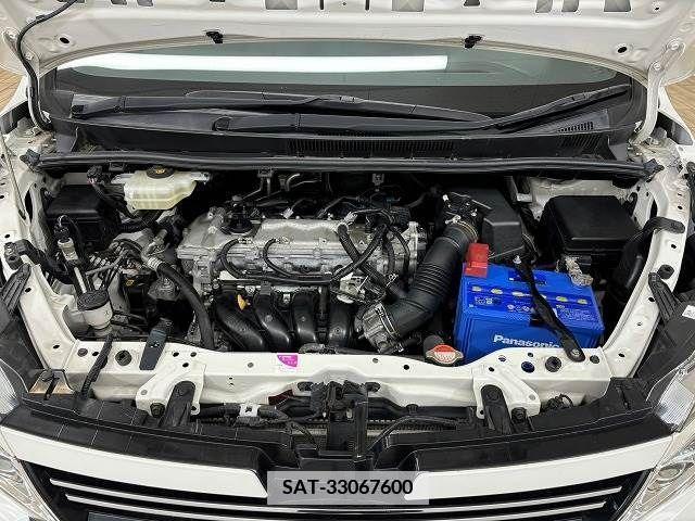 Toyota VOXY 2016-01 370338-17