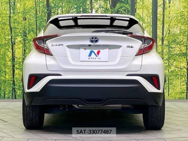 Toyota C-HR 2018-09 205865-15