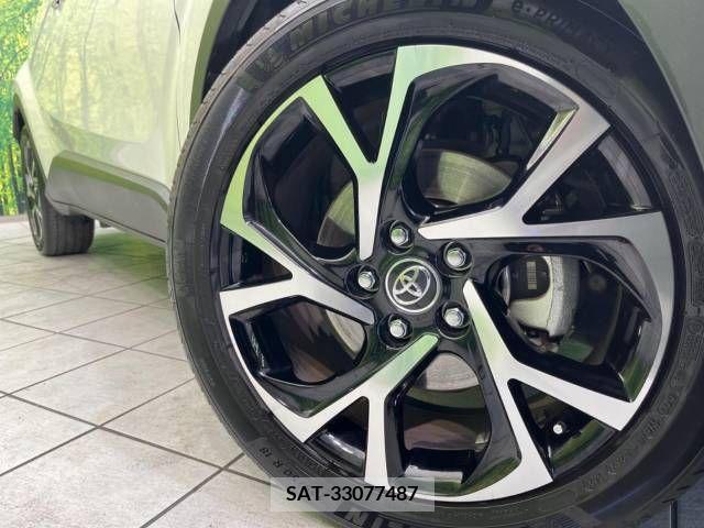 Toyota C-HR 2018-09 205865-13