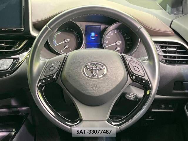 Toyota C-HR 2018-09 205865-11