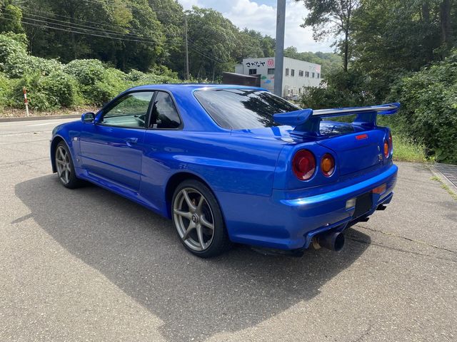 Nissan SKYLINE GT-R 2001-05 181486-10