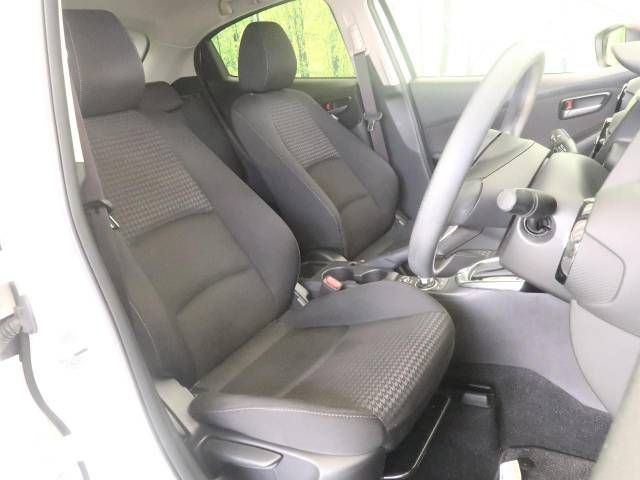 Mazda DEMIO 2018-08 17439-8