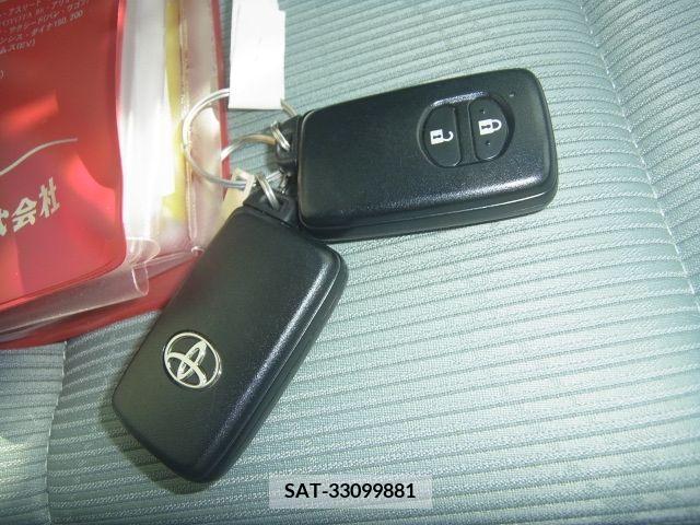 Toyota AQUA 2013-06 260283-19