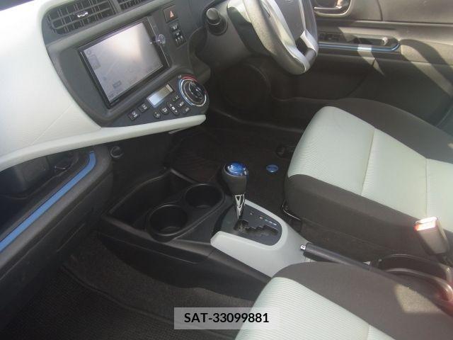 Toyota AQUA 2013-06 260283-12