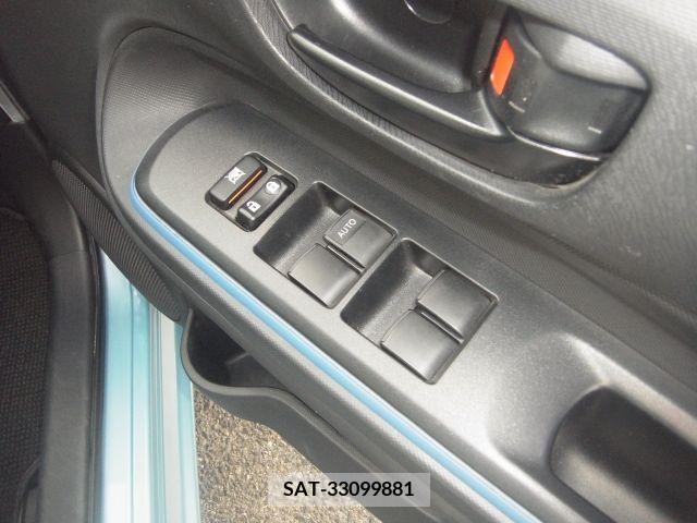 Toyota AQUA 2013-06 260283-14