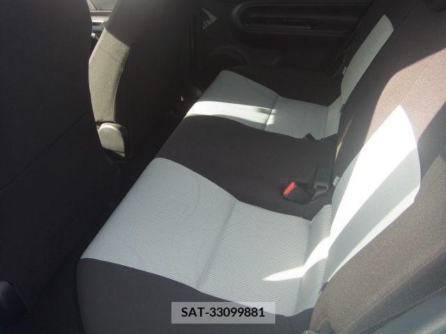 Toyota AQUA 2013-06 260283-11