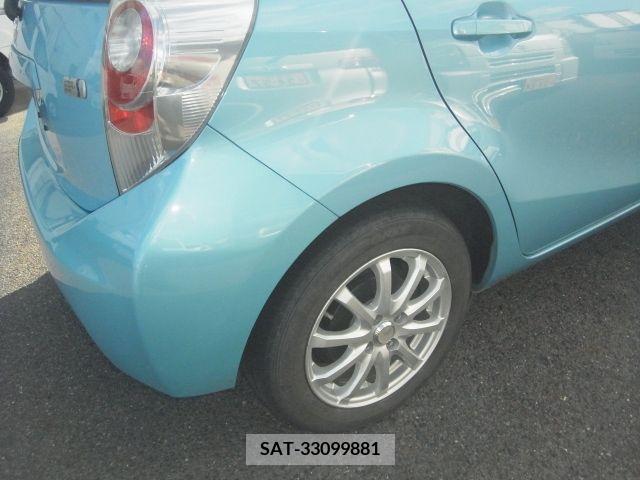 Toyota AQUA 2013-06 260283-8