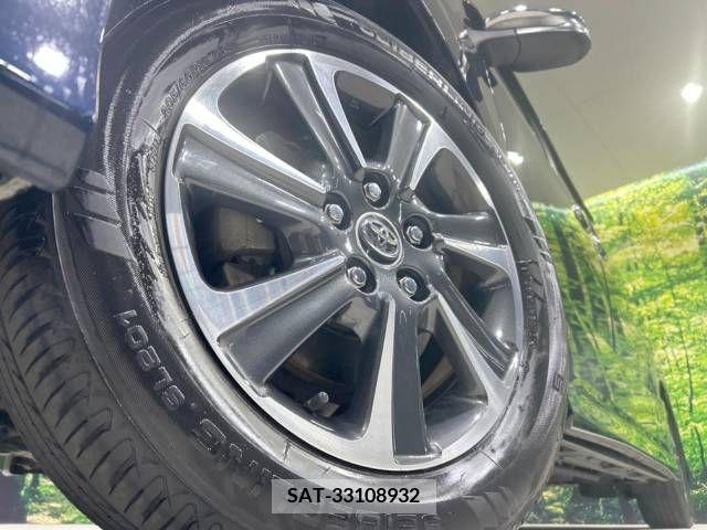 Toyota VOXY 2018-01 370288-14