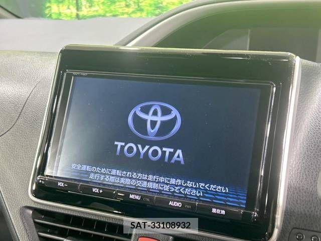 Toyota VOXY 2018-01 370288-2