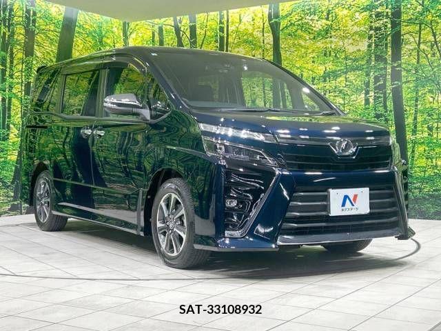 Toyota VOXY 2018-01 370288-17