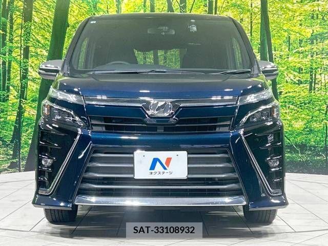 Toyota VOXY 2018-01 370288-15