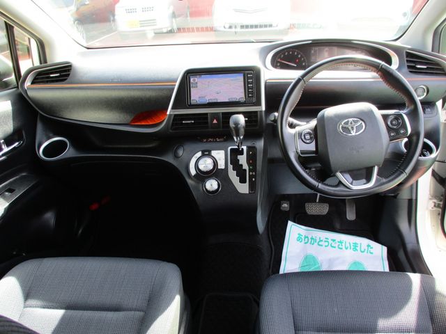 Toyota SIENTA 2017-06 7813-1