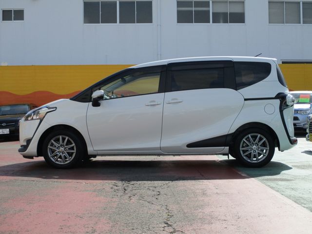 Toyota SIENTA 2017-06 7813-3
