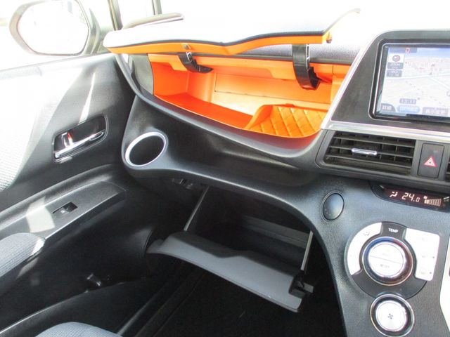 Toyota SIENTA 2017-06 7813-13