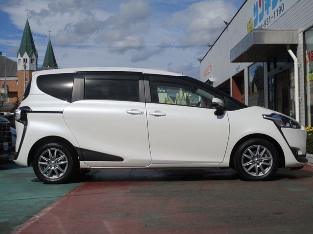 Toyota SIENTA 2017-06 7813-4