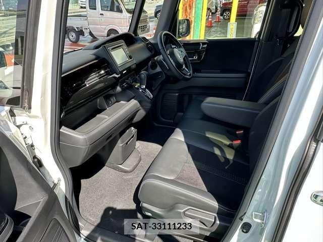 Honda N BOX CUSTOM 2023-06 307296-4