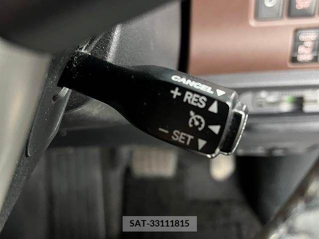 Toyota ESQUIRE 2015-08 331085-8