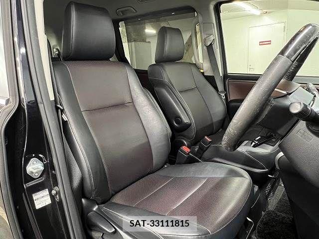 Toyota ESQUIRE 2015-08 331085-4