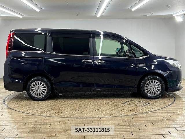 Toyota ESQUIRE 2015-08 331085-13