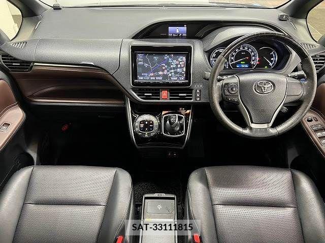 Toyota ESQUIRE 2015-08 331085-1