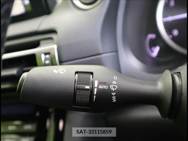 Lexus IS 1990-12 211730-10
