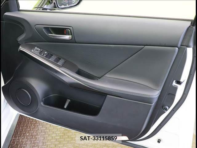 Lexus IS 1990-12 211730-25
