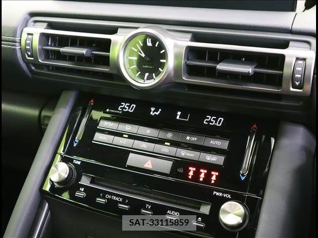 Lexus IS 1990-12 211730-14