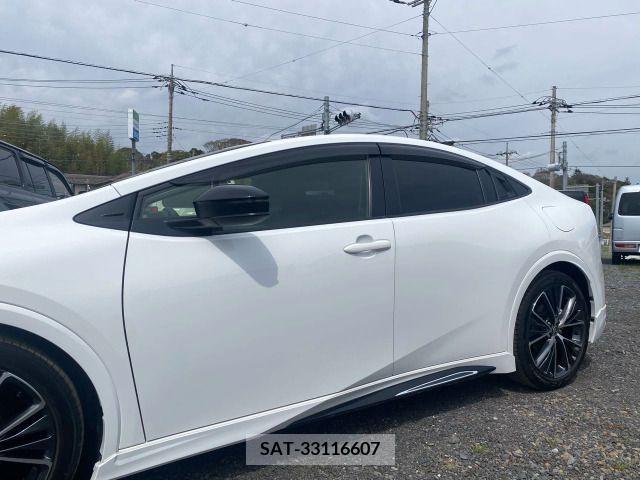 Toyota PRIUS 2023-03 281915-3