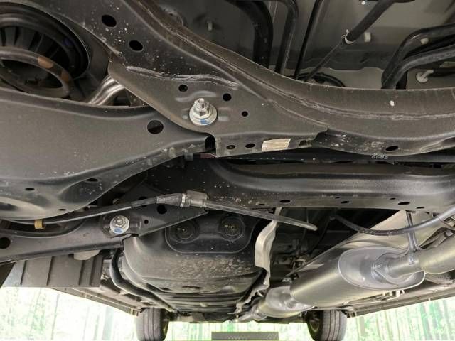Nissan ELGRAND 2018-08 23824-19