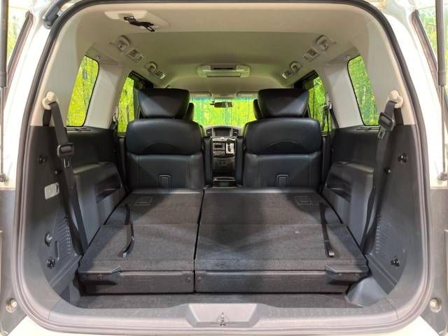 Nissan ELGRAND 2018-08 23824-12