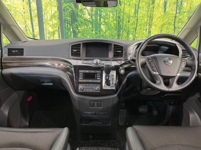 Nissan ELGRAND 2018-08 23824-1