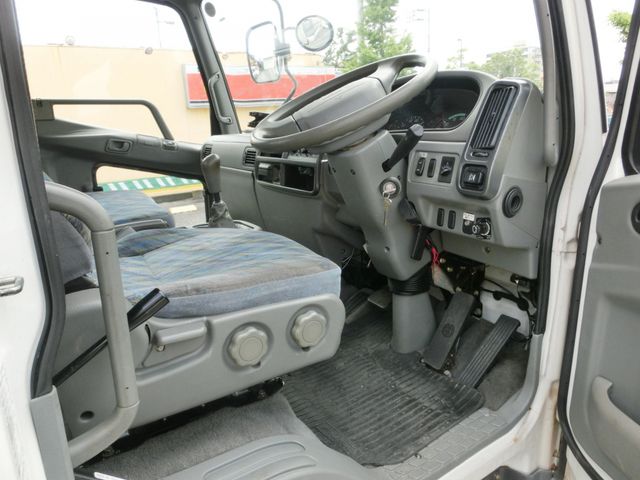 MITSUBISHI FUSO Fighter 2004-04 2330-17