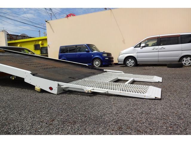 MITSUBISHI FUSO Fighter 2004-04 2330-12
