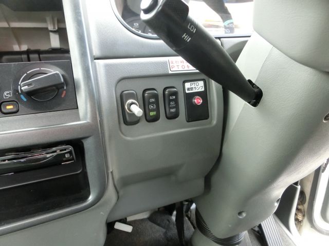 MITSUBISHI FUSO Fighter 2004-04 2330-14